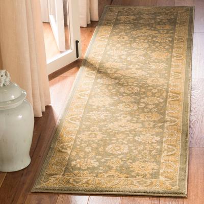 SAFAVIEH Heirloom Shyann Traditional Oriental Rug