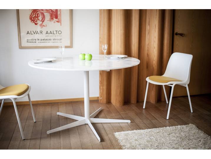 Table ronde en marbre blanc Lemvig