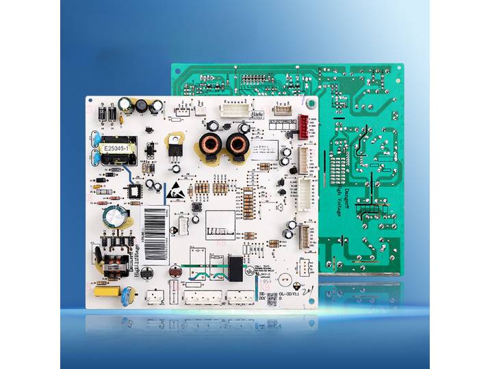 Démontage de la carte d'ordinateur pour réfrigérateur inverseur à trois portes Midea 000847801