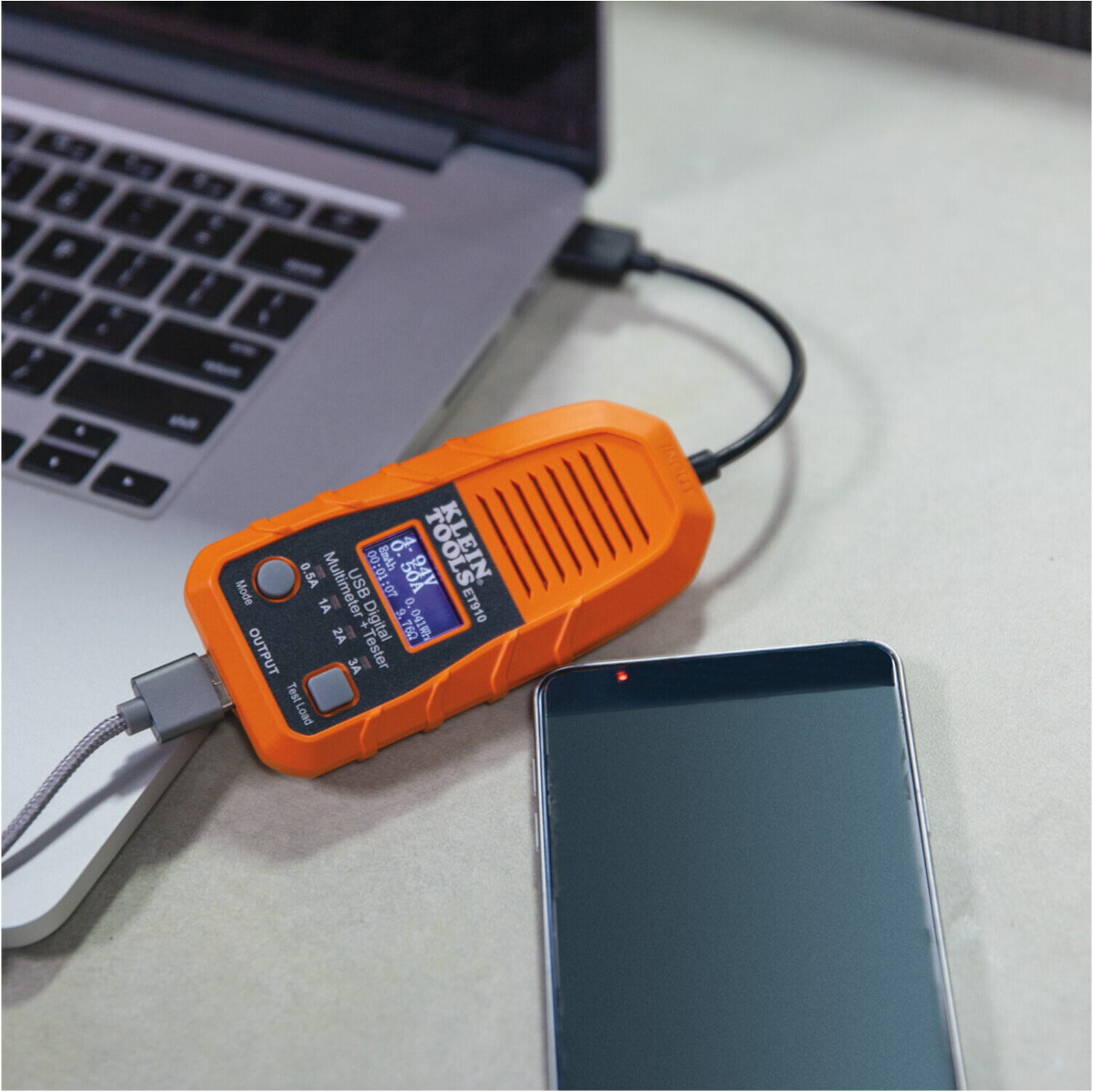 Klein Tools USB A Digitalmessgerät Tester Spannung Strom Kapazität LCD (ET910)