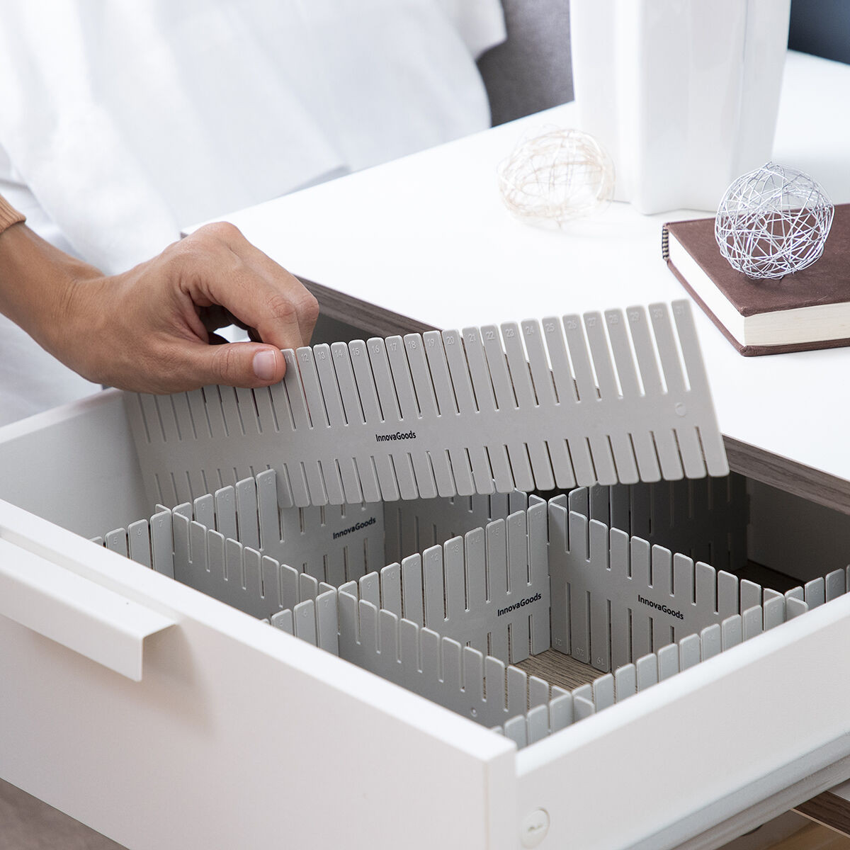 InnovaGoods Verstelbare Ladeorganisator met 16 stuks voor keuken, badkamer of kantoor