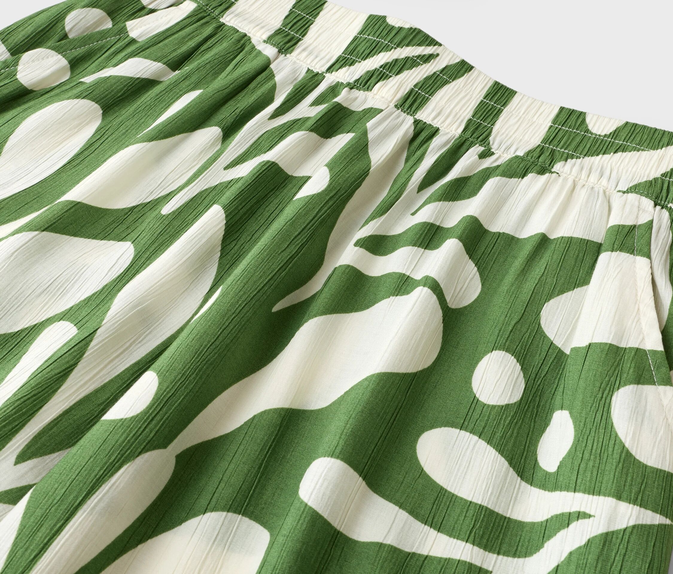 Tchibo - Strukturierte Palazzohose mit Alloverprint - Damen - Gr. 42 - creme