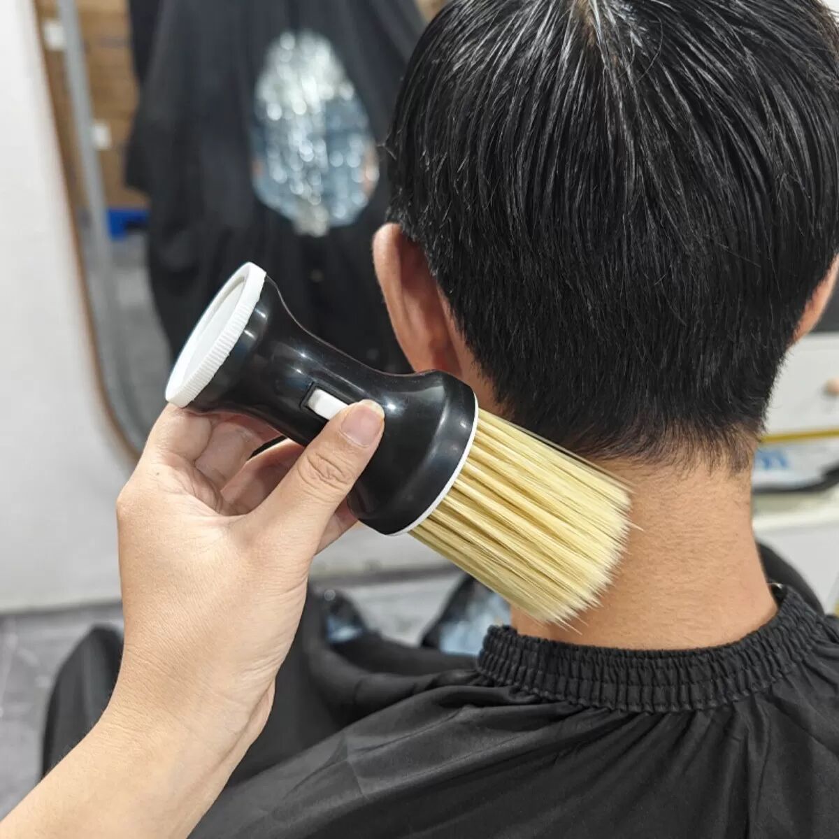 INF Friseur Puder Pinsel - Nackenwedel mit Puderapplikator