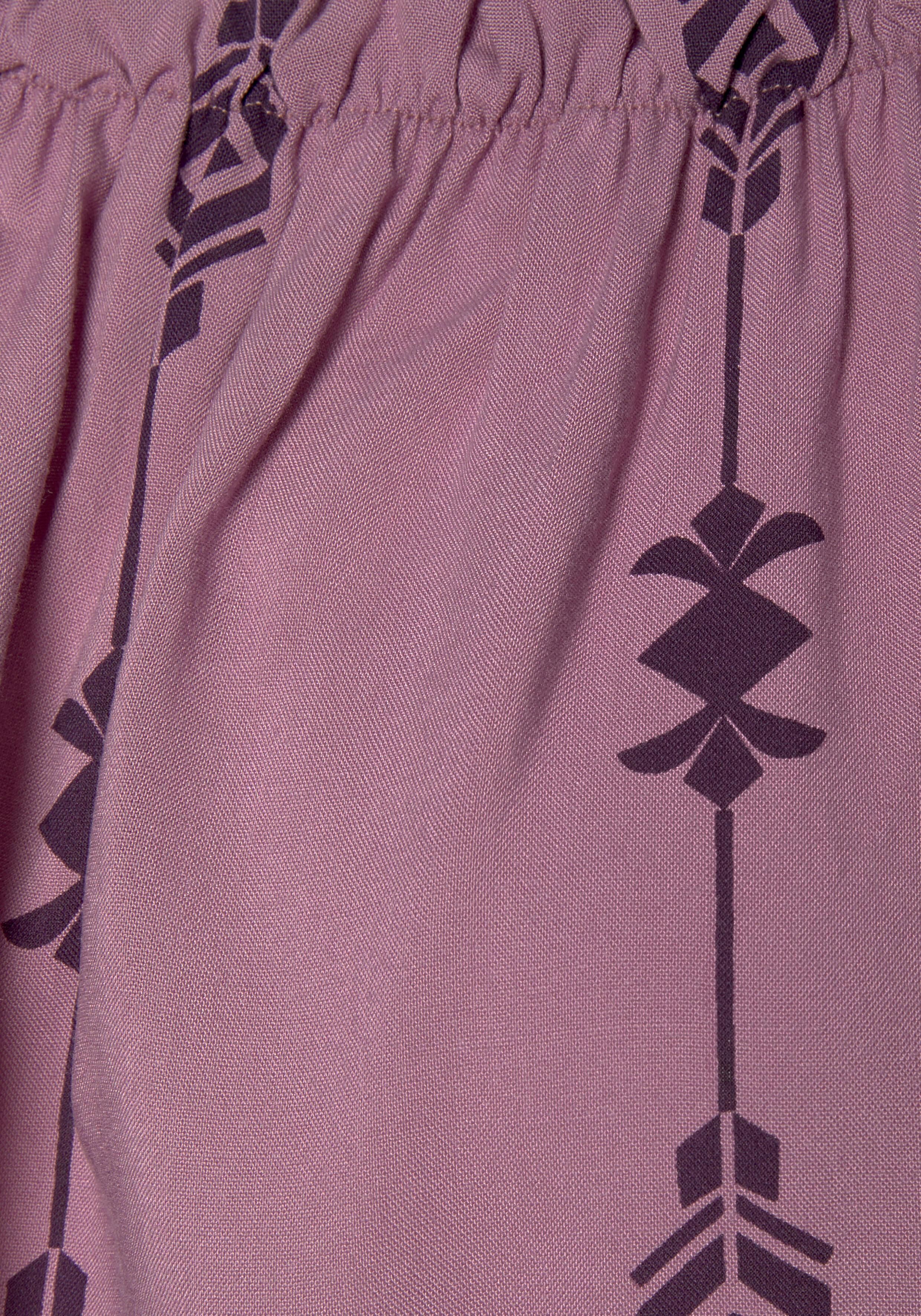 Carmenbluse LASCANA "mit Ethnodruck aus gewebter Viskose", Damen, Gr. 40, lila (lila, bedruckt), Web, Obermaterial: 100% Viskose, bedruckt, figurumspielend hüftlang, Carmenausschnitt, Volant, Blusen Carmenbluse, schulterfreie Damenbluse, Volantbluse, Blus