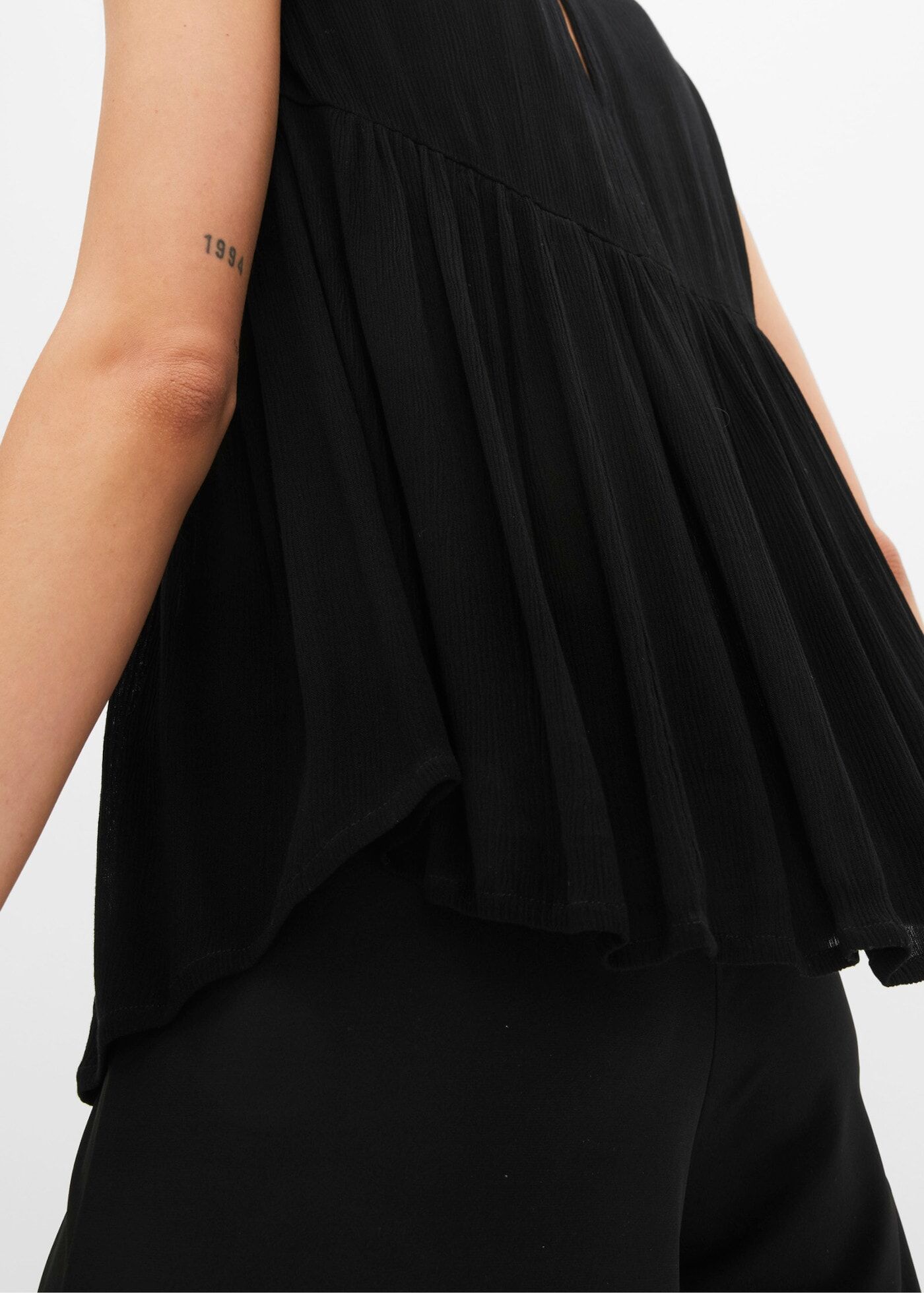 Blusentop BONPRIX, Damen, Gr. 38, schwarz-weiss (schwarz), Obermaterial: 100% Viskose, regular fit, Blusen Blusentop, mit hochwertiger Stickerei, ärmellos, aus Viskose, Regular Fit schwarz 38