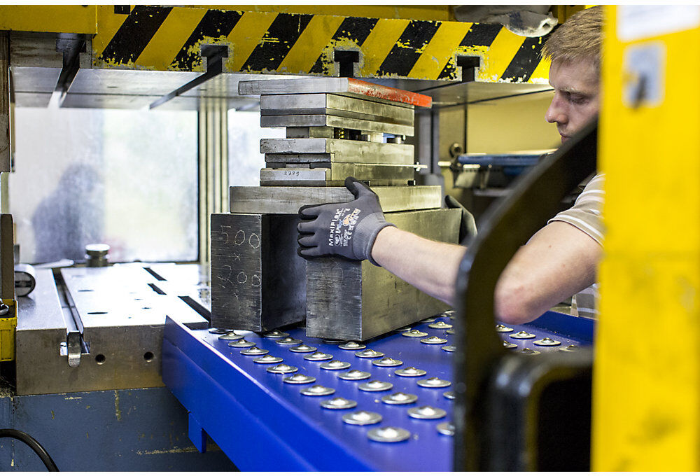Kugelrollentisch, Bauhöhe 70 mm, Bahnbreite 400 mm, Länge 1000 mm, Teilung 50 mm Schulz Stanztechnik