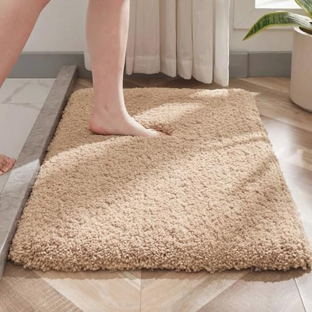Wasbare luxe beige antislip badmat voor de badkamer, 17x24 cm