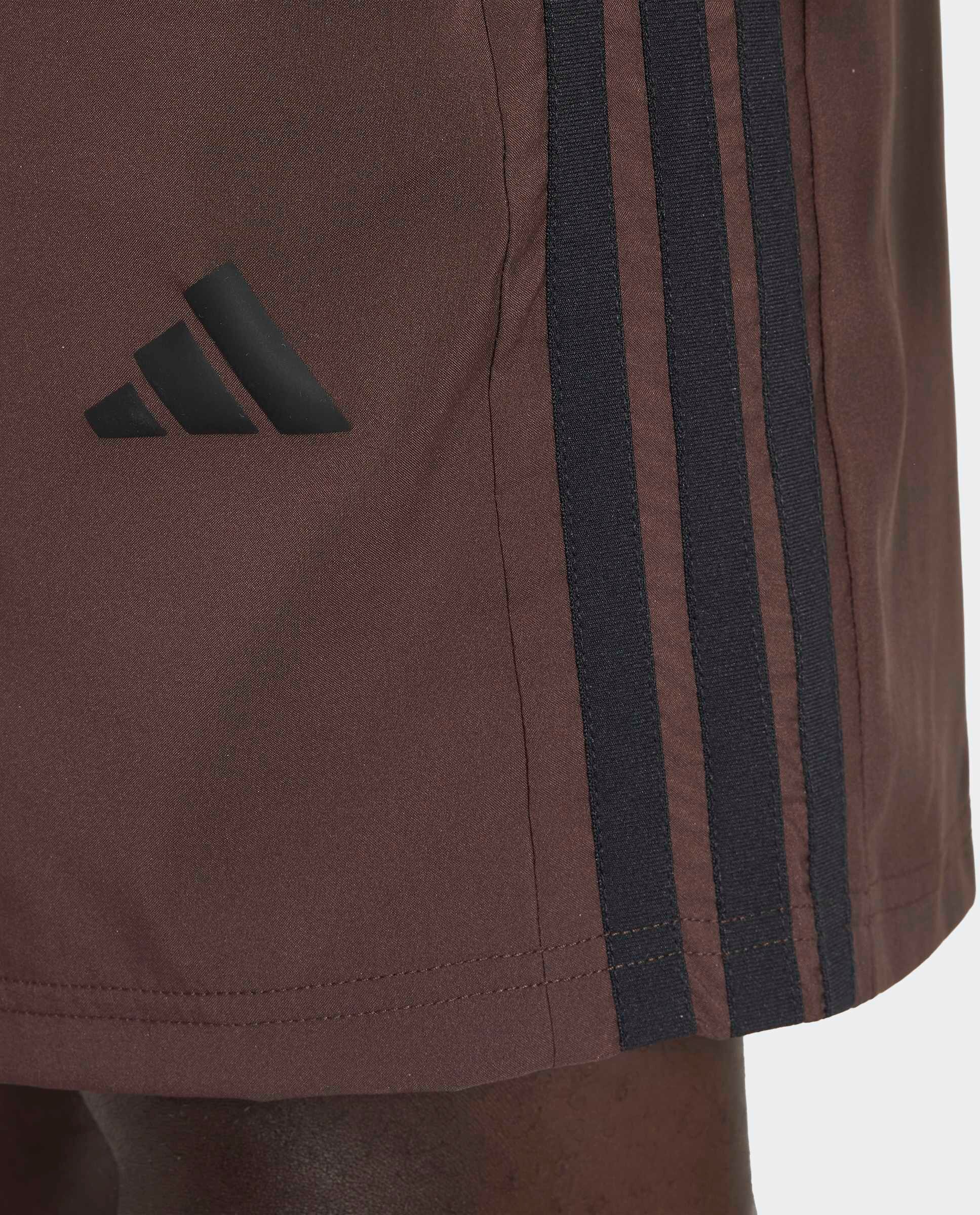 Shorts ADIDAS PERFORMANCE "WORKOUT ESSENTIALS BASE 3-STREIFEN WOVEN", Herren, Gr. 3XL, Länge 7, aurora coffee, schwarz, innenbeinlänge ca. 18 cm, Obermaterial: 100% Polyester, Hosen Shorts, normal-weit, für Fitness und Sportmode, sportlich, aus Polyester 