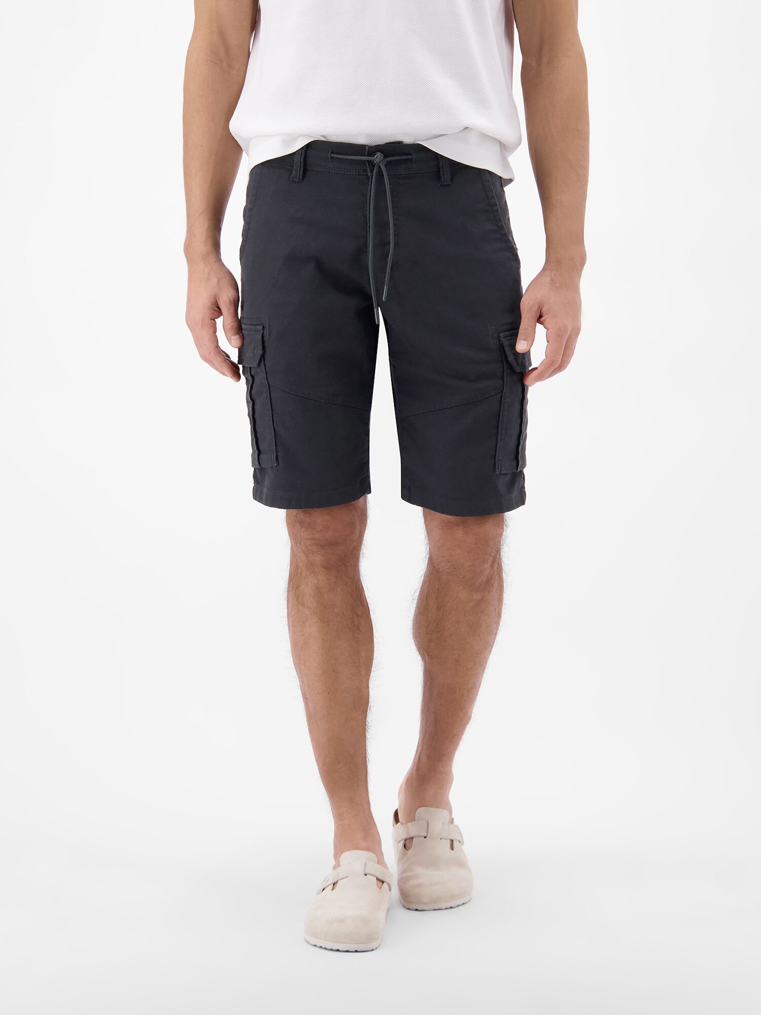 Cargohose LERROS "Maskuline Cargo-Bermuda mit Tunnelzug und Gürtelschlaufen", Herren, Gr. 30, schwarz (blau night), 77% Baumwolle, 20% Polyester, 3% Elasthan, Hosen Cargohose