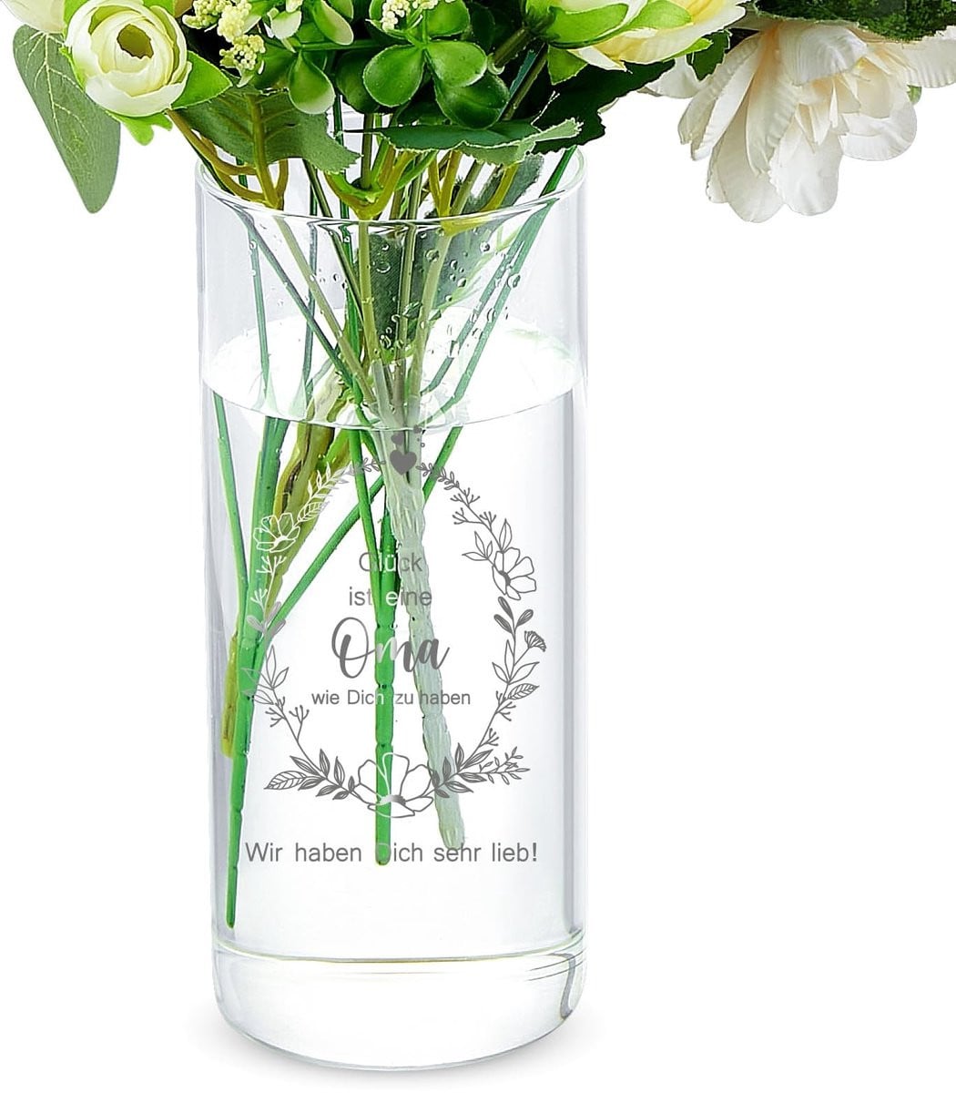 Elegante glasvaas met gravure voor grootmoeder