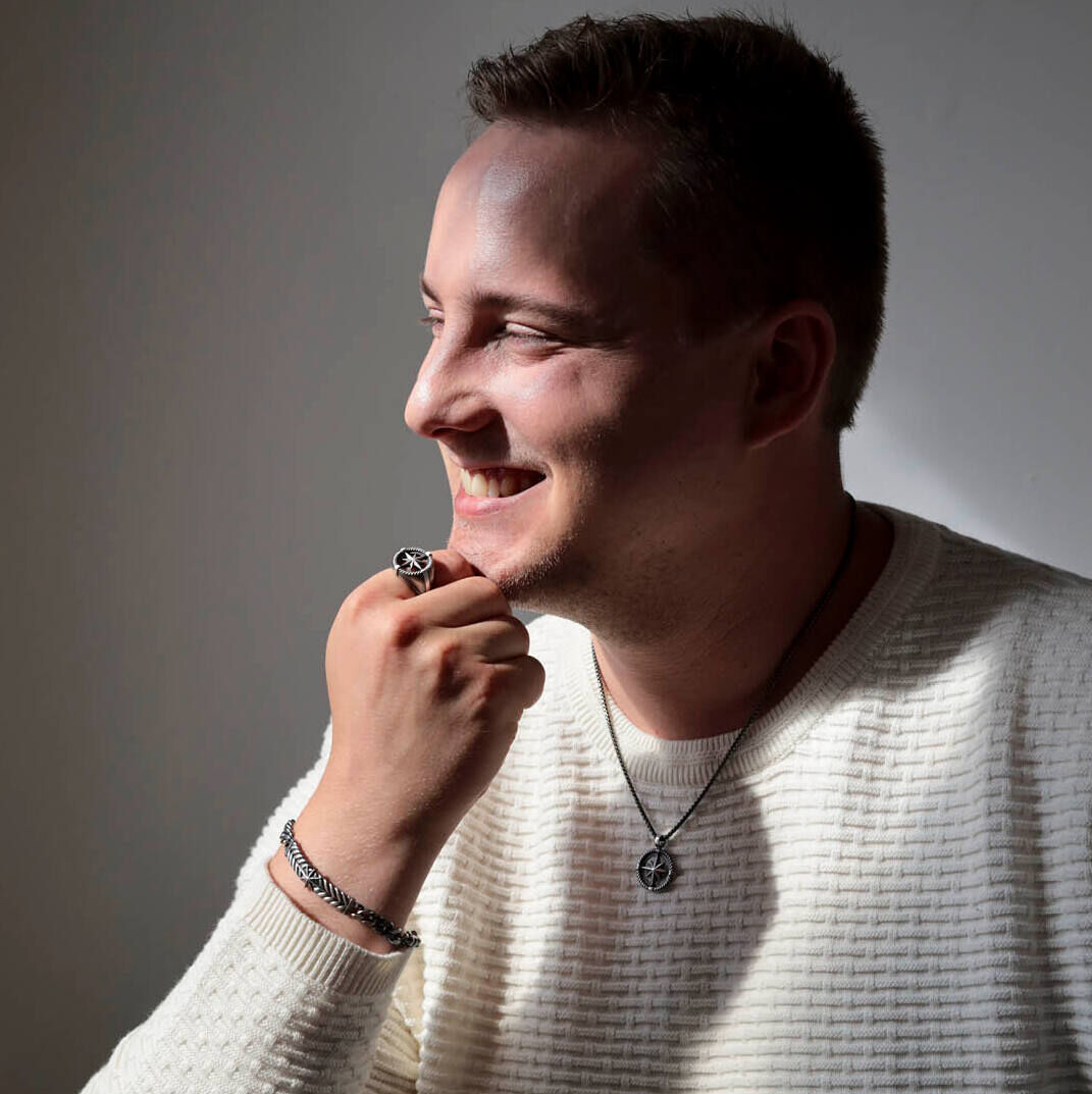 Lumoava Toivo kaulakoru L56210120000