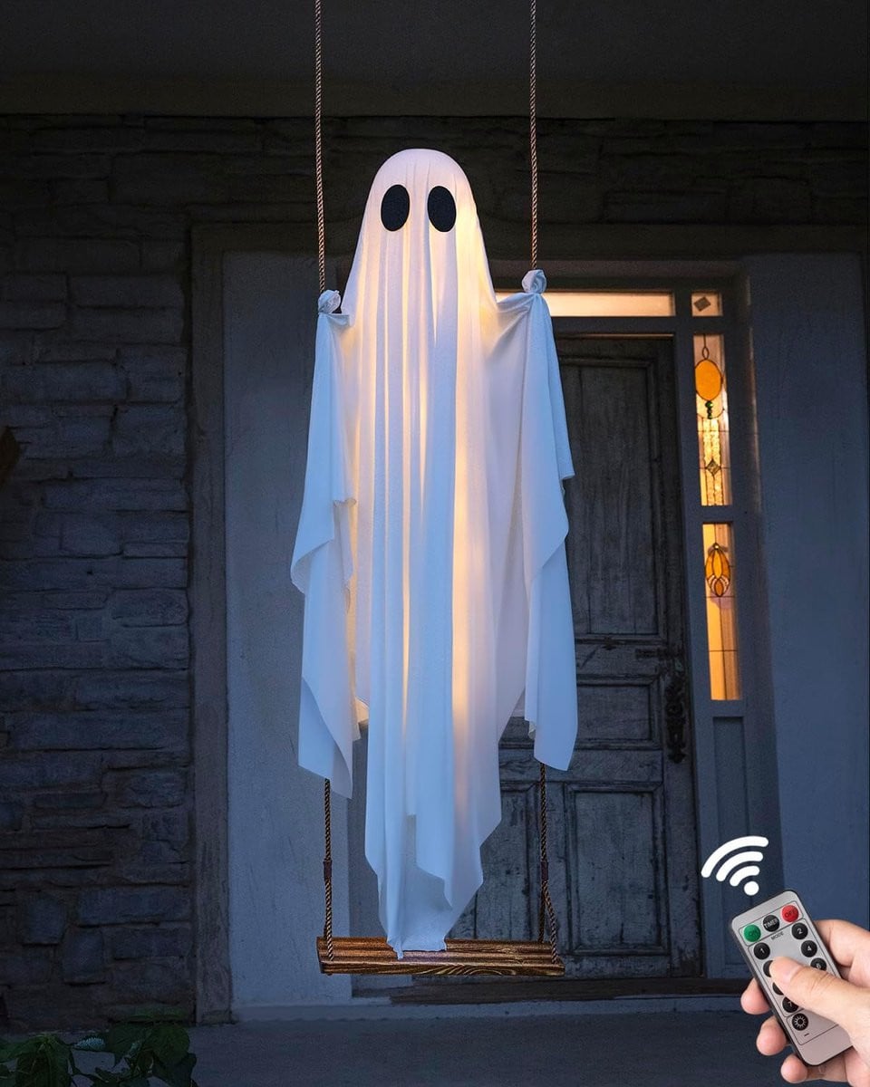 SNQ Halloween Hangende Schommelende Geest met LED-verlichting en Afstandsbediening - Wit - 1,5 m