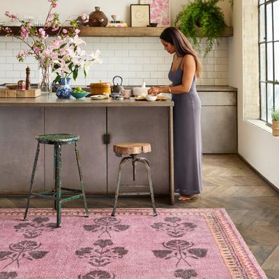 Nuloom Padma Lakshmi Floris Hand-Tufted Floral Wool-Blend Area Rug
