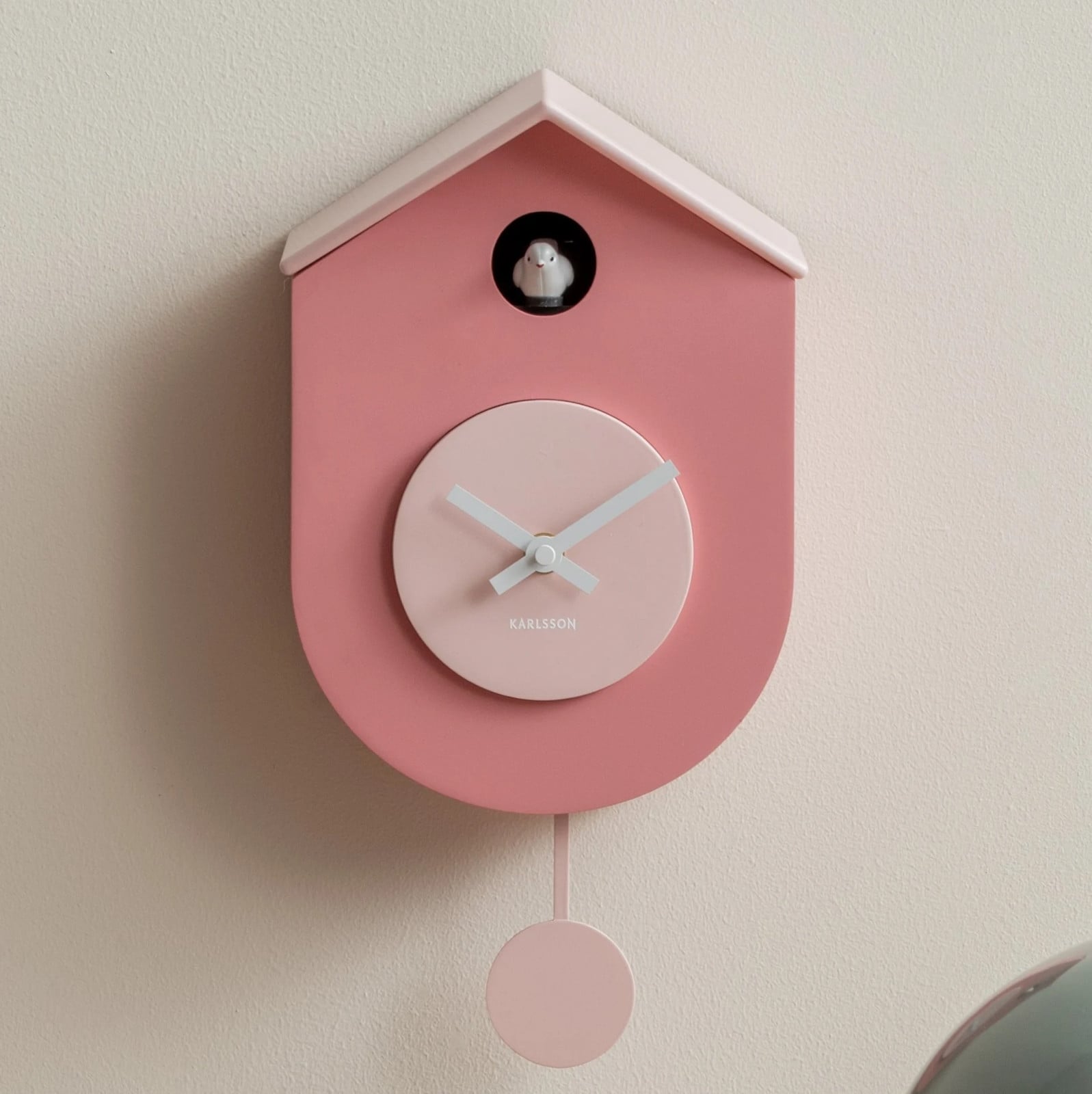Karlsson Wandklok Grato Cuckoo Modern Roze Quartz Analoog