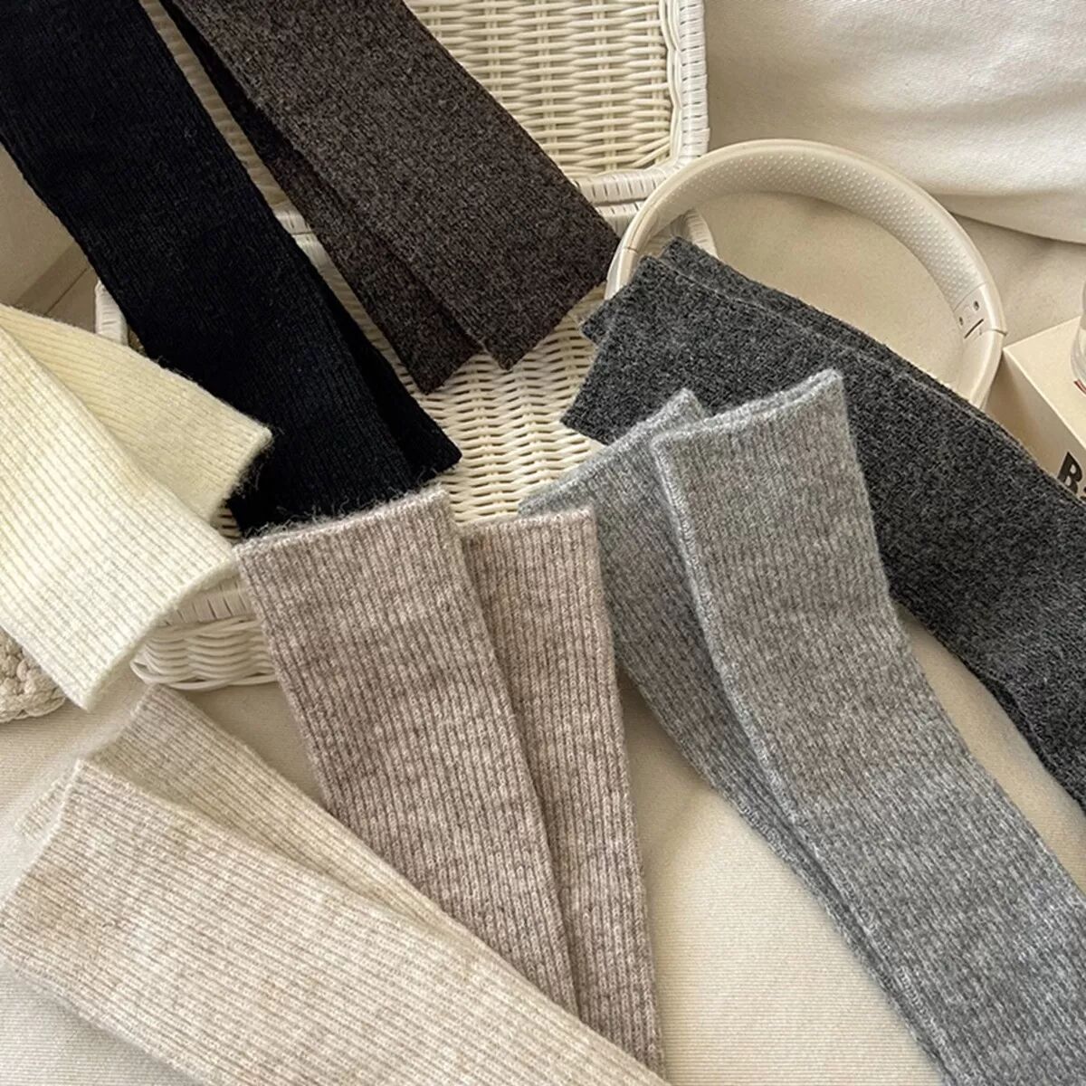 INF 7 Paar Wollsocken - Schwarz+Weiß+Khaki+Heller Kaffee+Dunkler Kaffee+Hellgrau+Dunkelgrau, Thermische, warme, dicke Socken