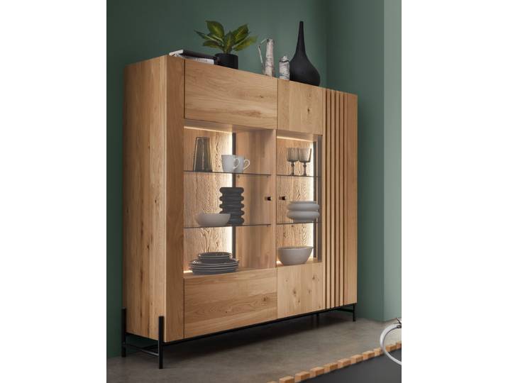 Highboard Biarritz mit Beleuchtung aus massiver Wildeiche – Montierte Lieferung – 3%-Vorkasse-Rabatt
