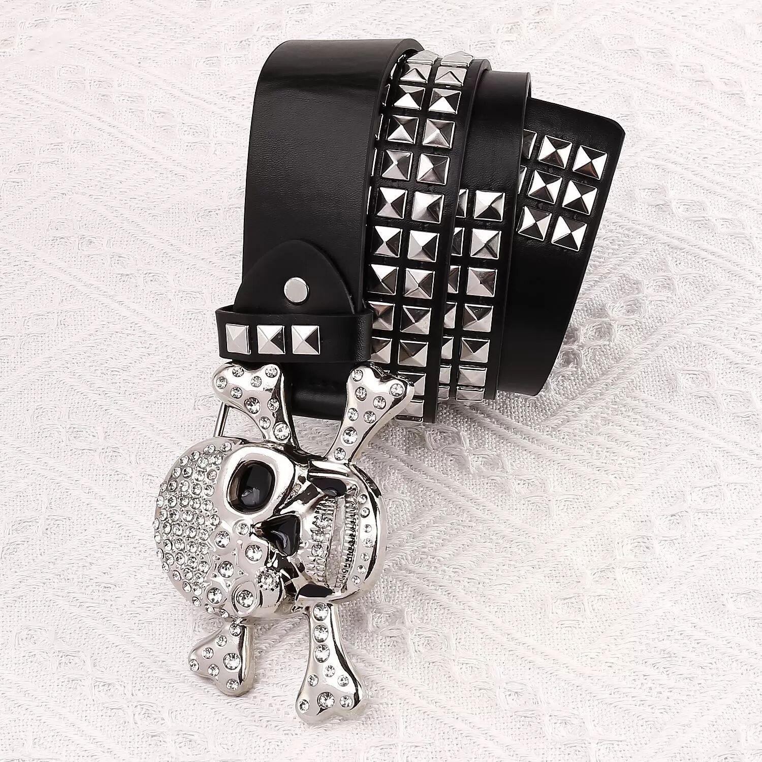 INF Schwarzer Totenkopf Gürtel 102cm - Gothic Punk Nietengürtel für Herren und Damen