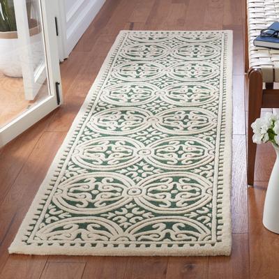 SAFAVIEH Handmade Cambridge Myrtis Moroccan Wool Rug