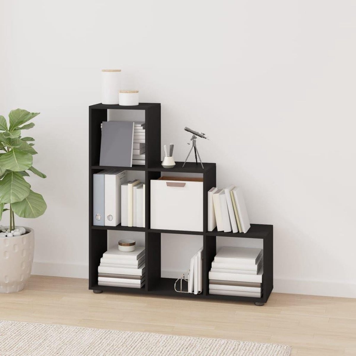 Zwarte ladder boekenkast met unieke trapvorm, Hoogte: 107 cm