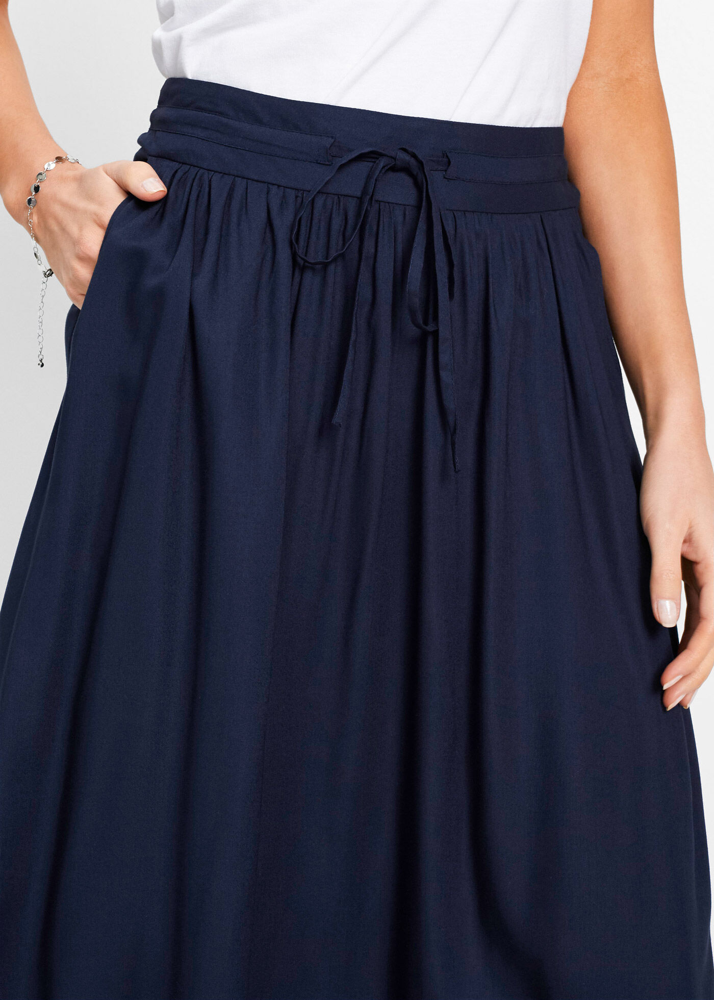 Maxirock BONPRIX, Damen, Gr. 38, blau (dunkelblau), Web, Obermaterial: 100% Viskose, loose fit ca. Mitte Wade, Röcke Maxirock, aus Viskose, Maxilänge, lockere Passform, bedrucktes Design dunkelblau 38
