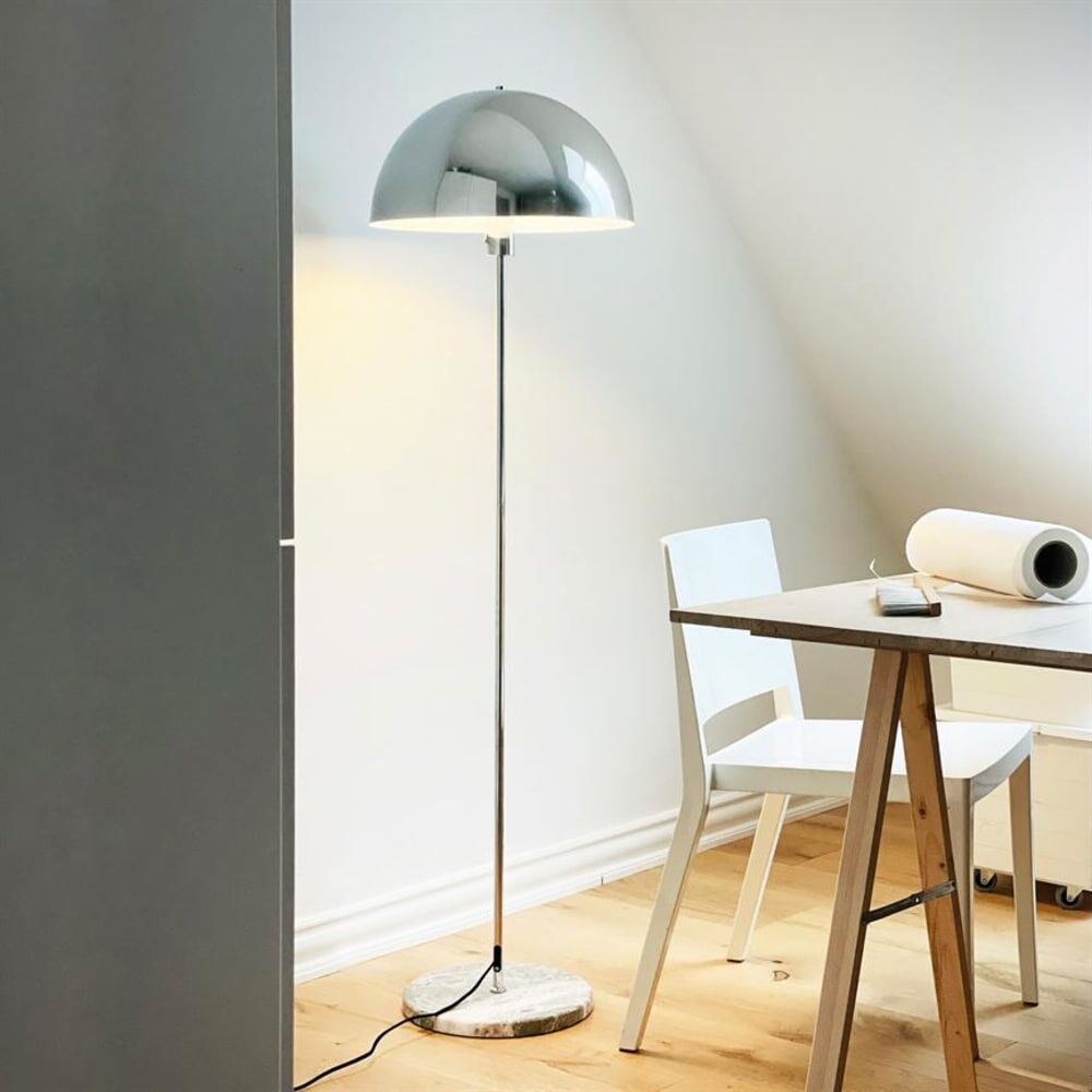 Dyberg Larsen Lampadaire en métal stockholm chrome/marbre Argenté 40x143x40cm