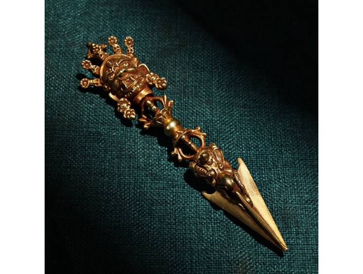 Chine Xizang artisanat pur fait à la main pur bronze doré King Kong pilon maléfique