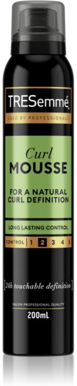 TRESemmé Botanique Cactus Water & Coconut mousse coiffante pour cheveux bouclés 200 ml