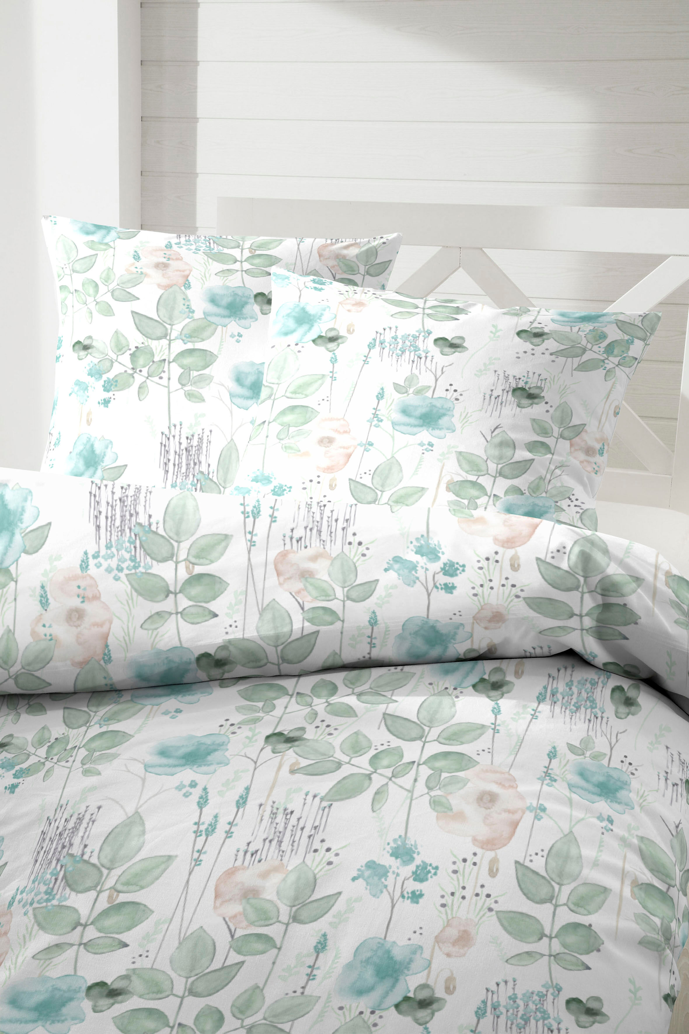 Bettwäsche PRIMERA "Aquaflower", grün (weiß, grün), B/L: 135cm x 200cm, 1 Stk., 1 Stk., Flanell, B/L: 80cm x 80cm, 2 Stk., Flanell, Obermaterial: 100% Baumwolle, Bettwäsche, Bettwäsche, mit zarten Blumen weiß, grün B/L: 135cm x 200cm, 1 Stk., 1 Stk., Flan