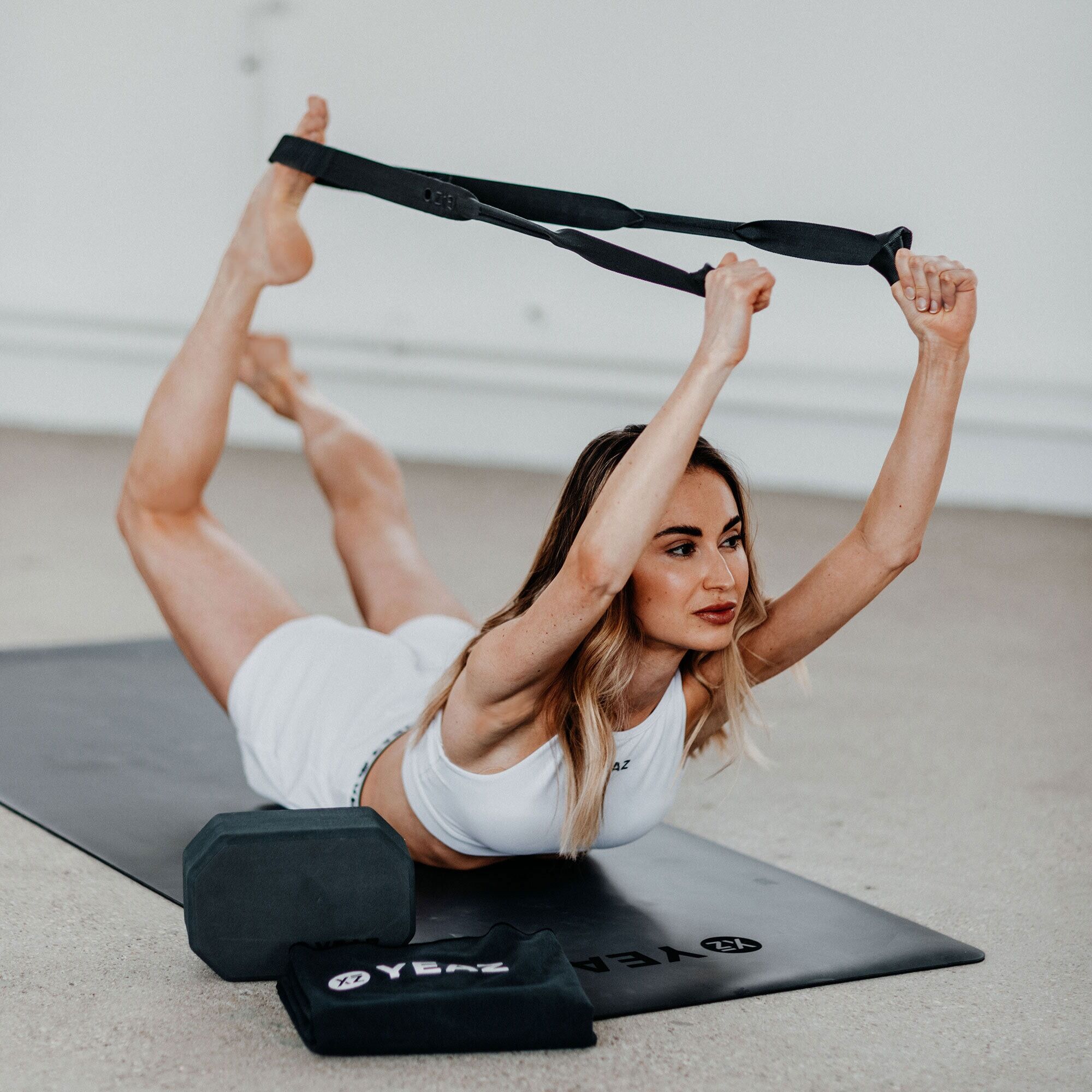 Yogablock YEAZ "Fitness- und Yoga-Band FEEL", schwarz, Sportmatten, Yogablock