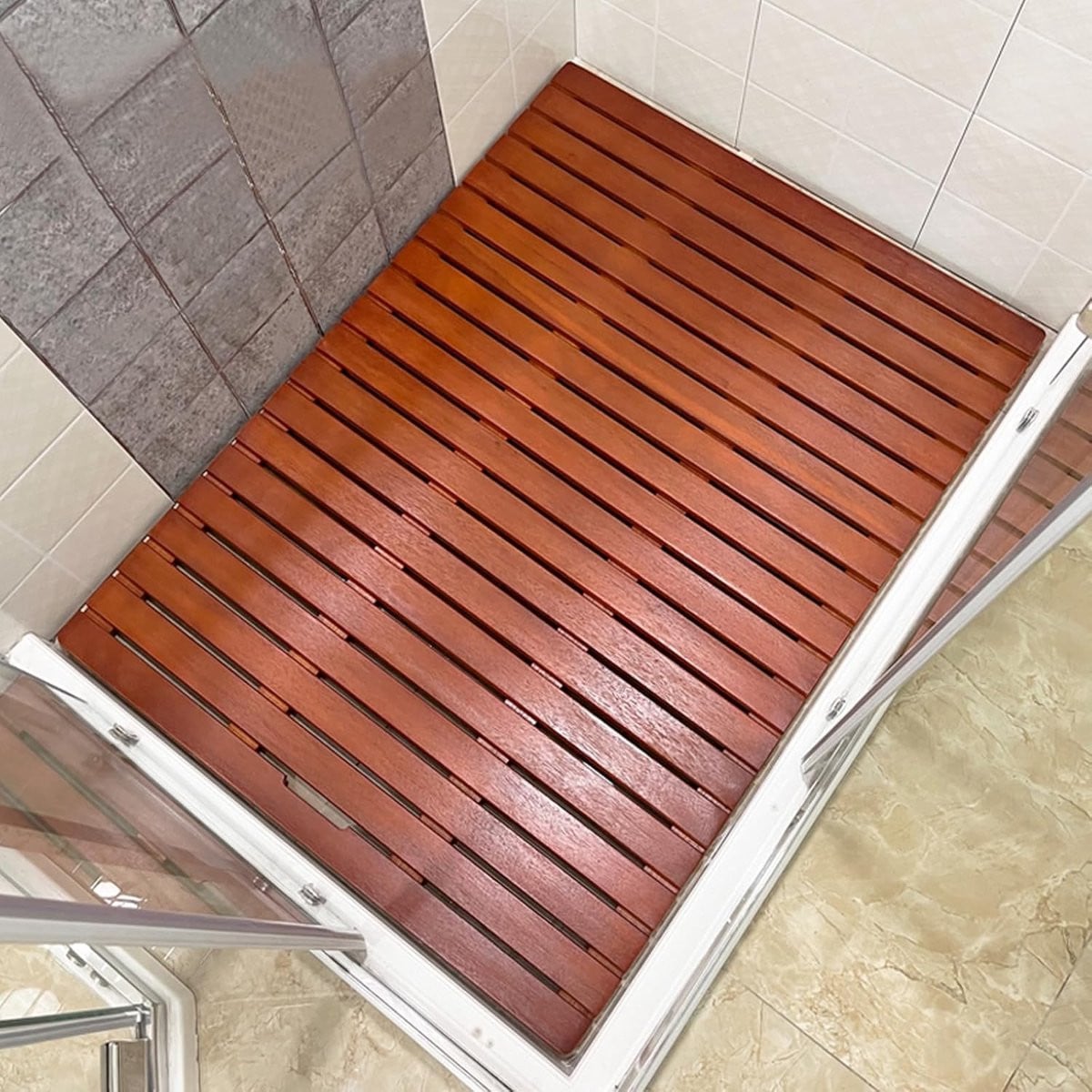 Houten badmat in rood walnoot met antisliponderkant, 50 x 95 cm