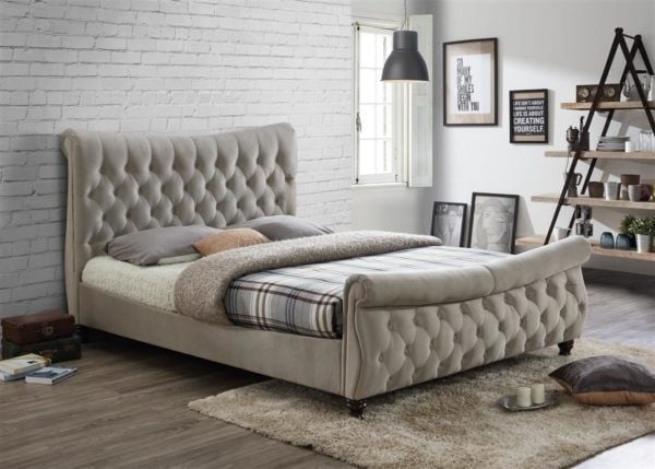 Chesterfield Designer Tweepersoonsbed met Textiel Bekleding in Beige, 200 x 200 cm