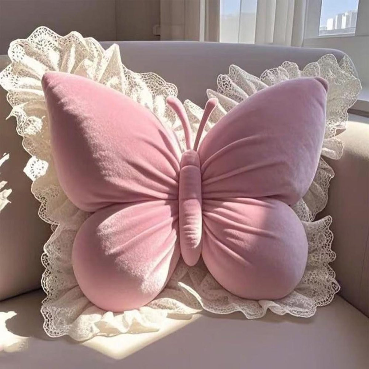 Roze Pluche Vlinderkussen voor Bankdecoratie - 50 x 56 cm