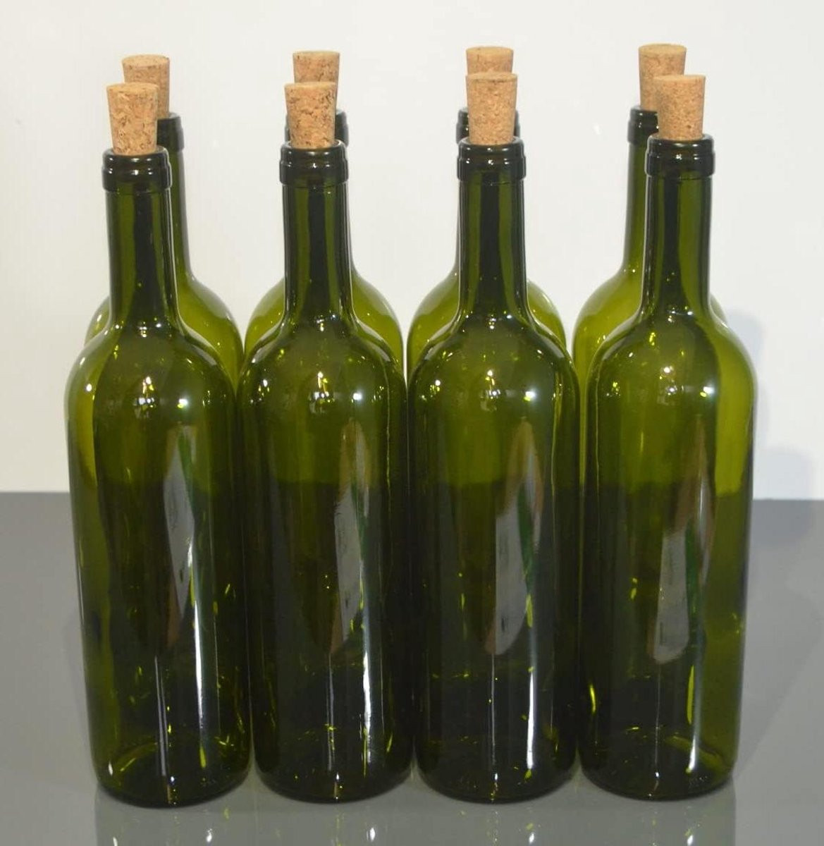 Olijfgroene lege glazen wijnfles met natuurlijke kurk, 750 ml