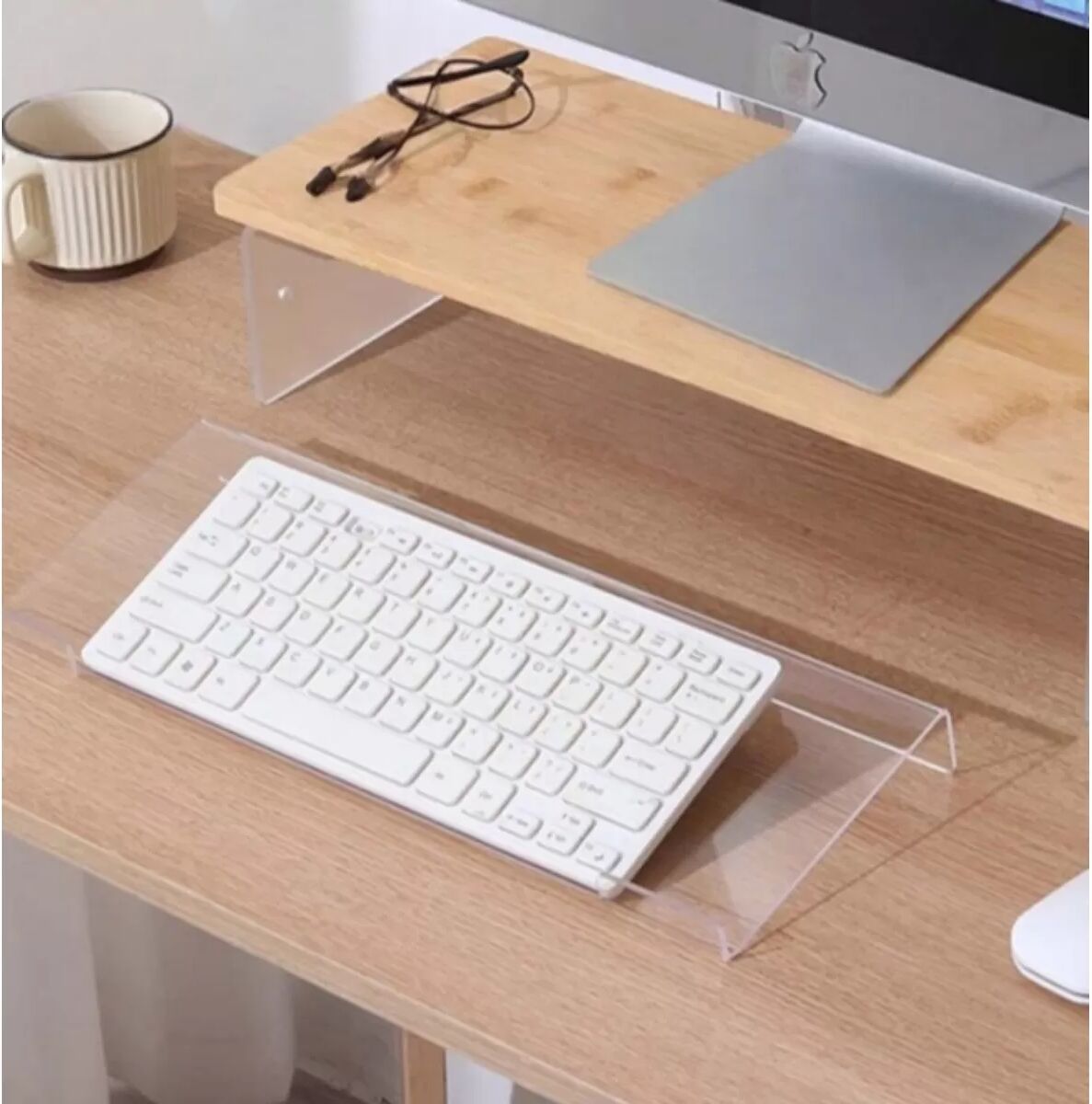 INF Transparenter Acryl-Tastaturständer mit Anti-Rutsch-Streifen - Ergonomische Tippunterstützung L
