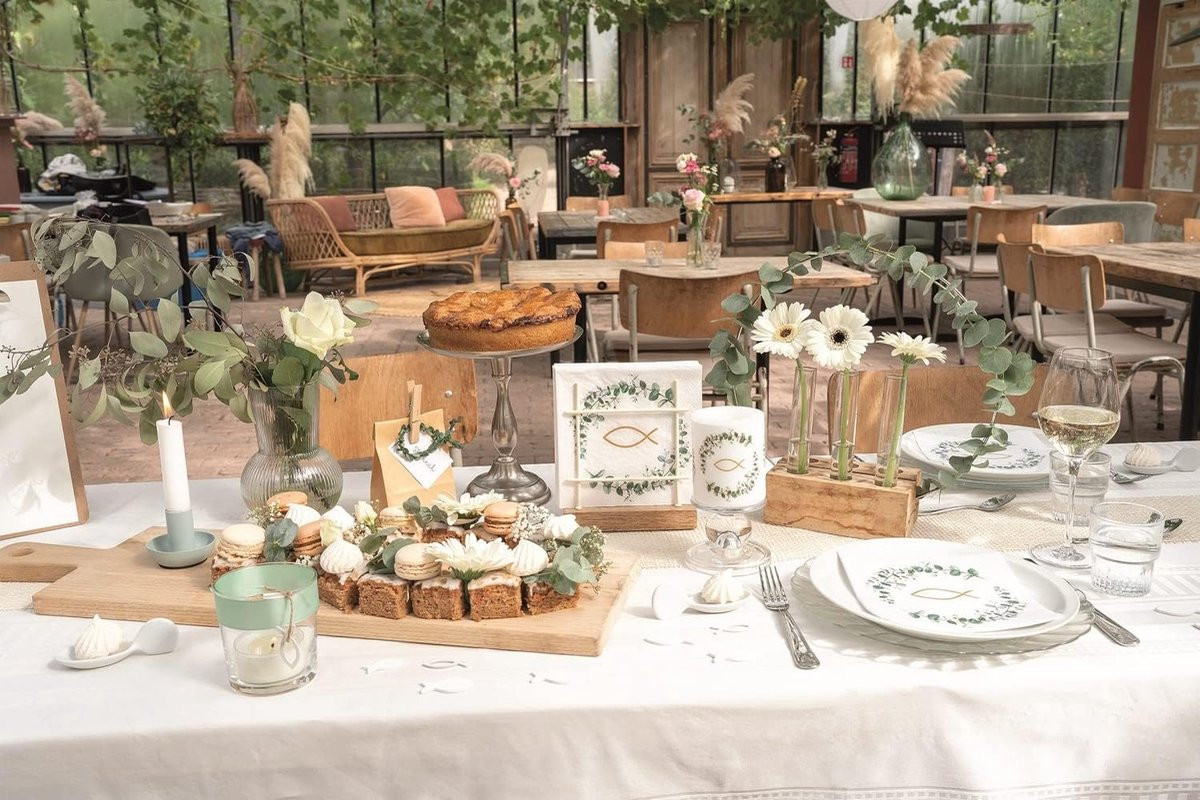 Decoratieve Stompkaars met Botanische Eucalyptus voor Communie, Vormsel en Doop