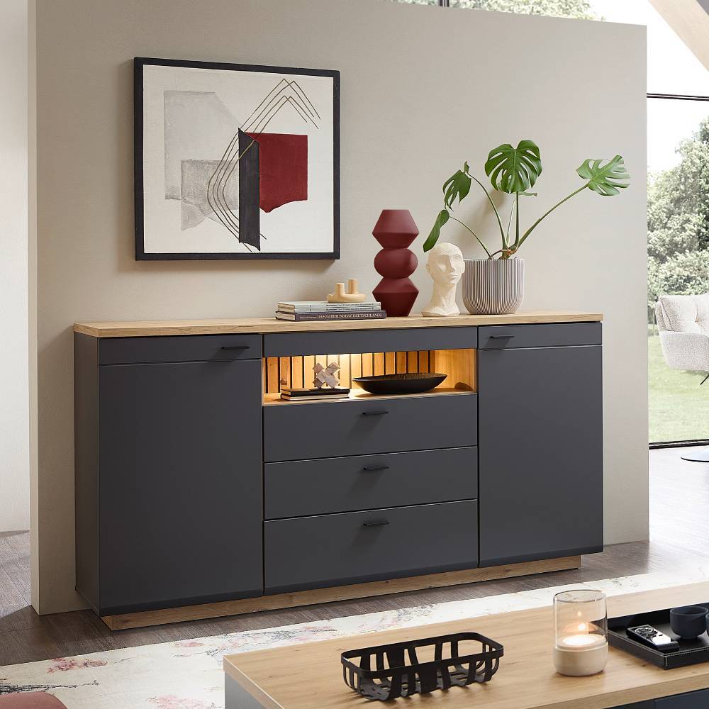 Pharao24.de Große Kommode Esszimmersideboard mit Drehtüren und Metallgriffen