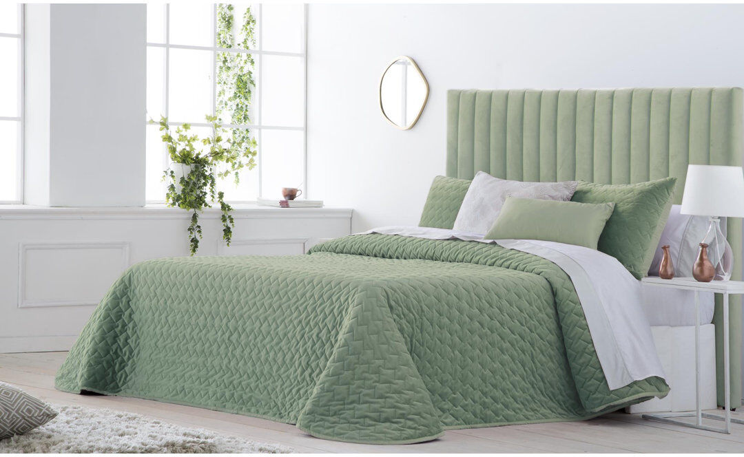 JVR Solid Colour Bedding Green 250cm W x 270cm L