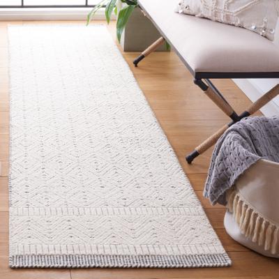 Martha Stewart by SAFAVIEH Handmade Riga Wool Rug