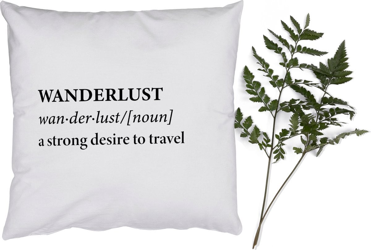 Sierkussen Wanderlust - Quote A strong desire to travel - 40 x 40 cm