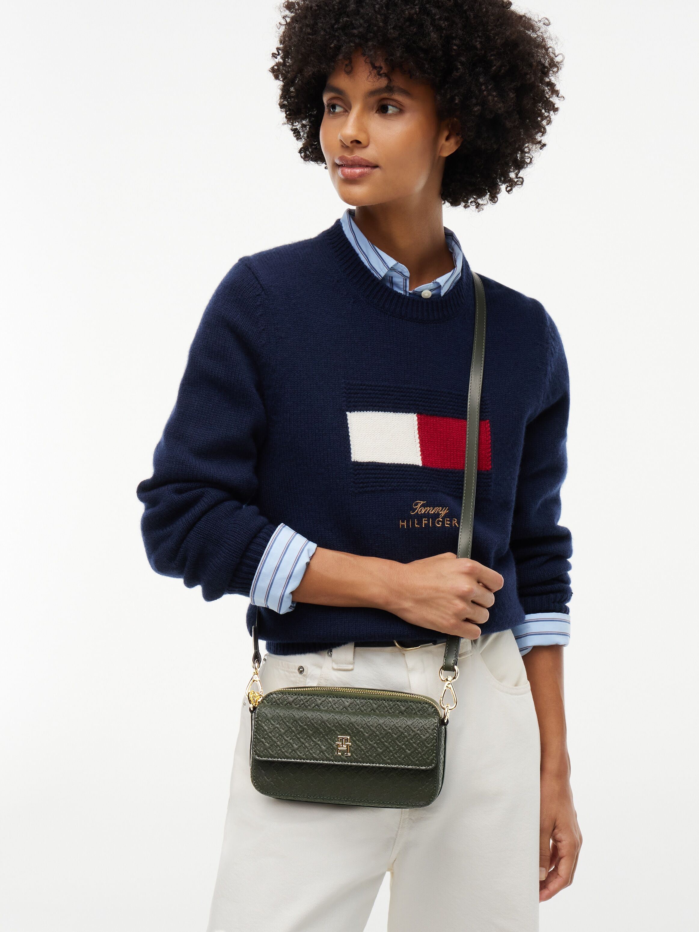Umhängetasche TOMMY HILFIGER "TH ICON CAMERA BAG MONO", Damen, Gr. B/H/T: 22cm x 12cm x 7cm, grün (dunkeloliv), Lederimitat, bedruckt, Taschen Umhängetasche, MiniBag, Crossbody Bag, Schultertasche mit TH-Logoprägung dunkeloliv B/H/T: 22cm x 12cm x 7cm