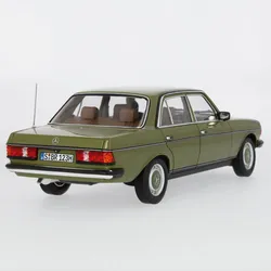 Mercedes-Benz 200 W123 (1980-1985) agavengrün Modellauto 1:18 B66040721 - 1:18