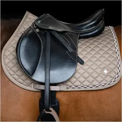 Imperial Riding, Reitsattel