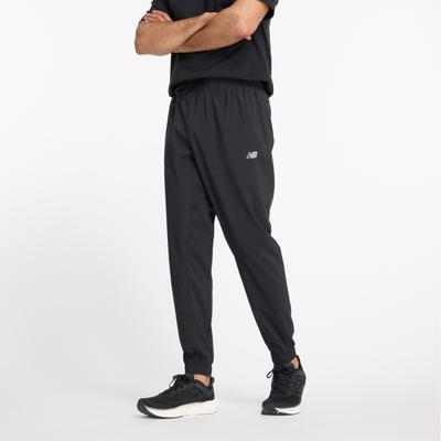Trainingshose NEW BALANCE "Sport Essentials Woven Jogger", Herren, Gr. S, N-Gr, schwarz (schwarz (001)), Obermaterial: 100% Polyester, Hosen Trainingshose