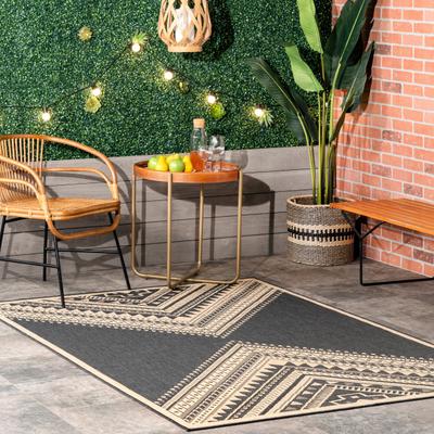 Nuloom Landry Aztec Indoor/Outdoor Area Rug