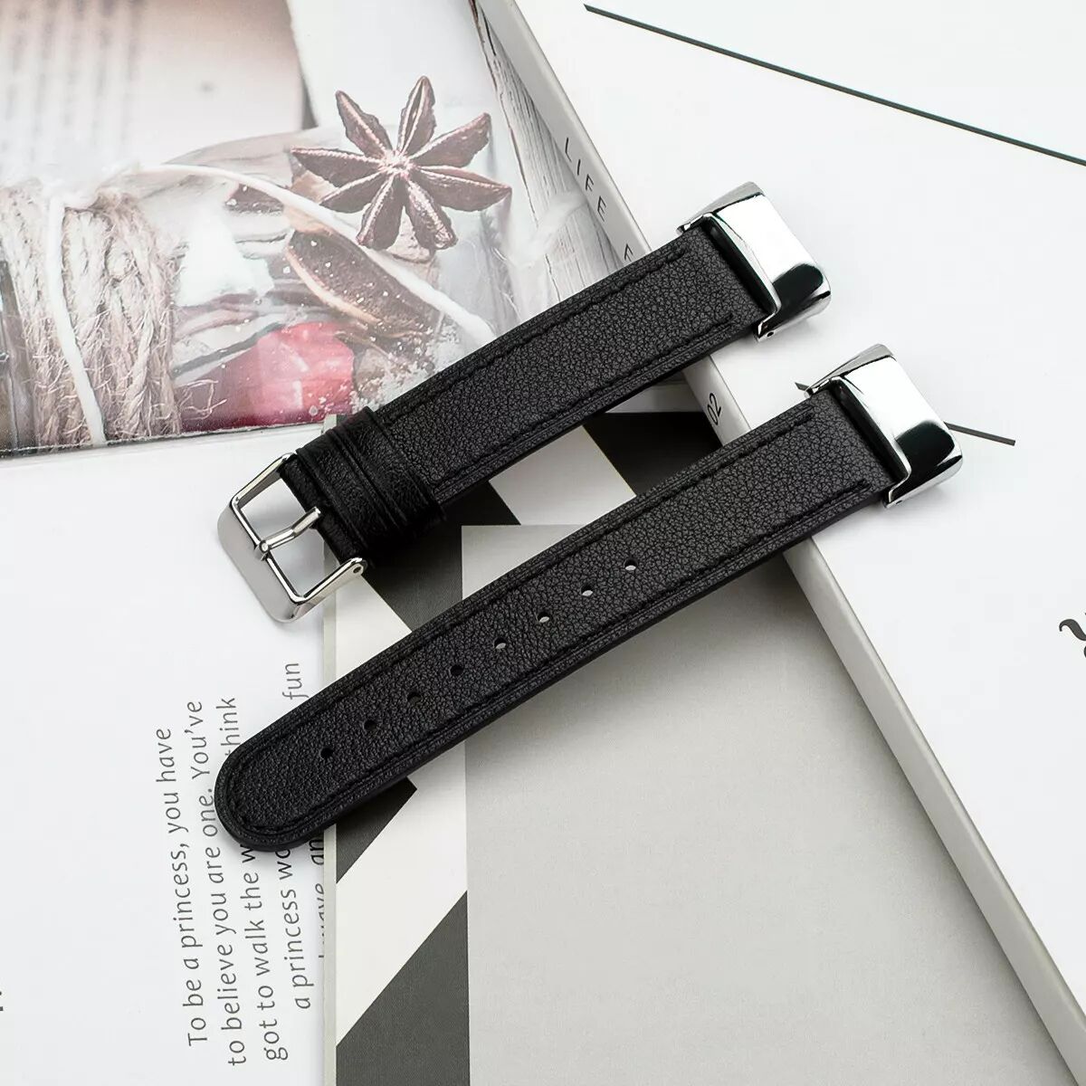 INF Breite 18mm Leder Armband Kompatibel mit Fitbit Charge5 für Damen Männer Schwarz