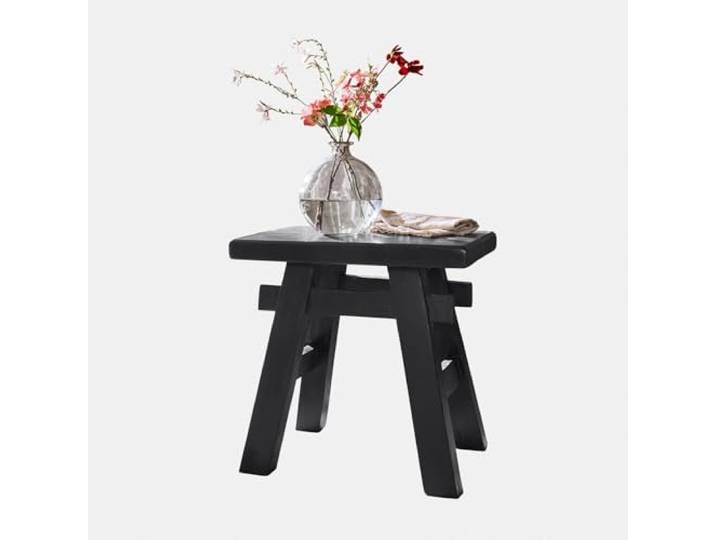 Loberon Hocker Oaklynne, schwarz Hocker, Küchenmöbel, Wohnzimmermöbel, Mahagoniholz mit dunklem Finish, Kompakt und schnell platziert