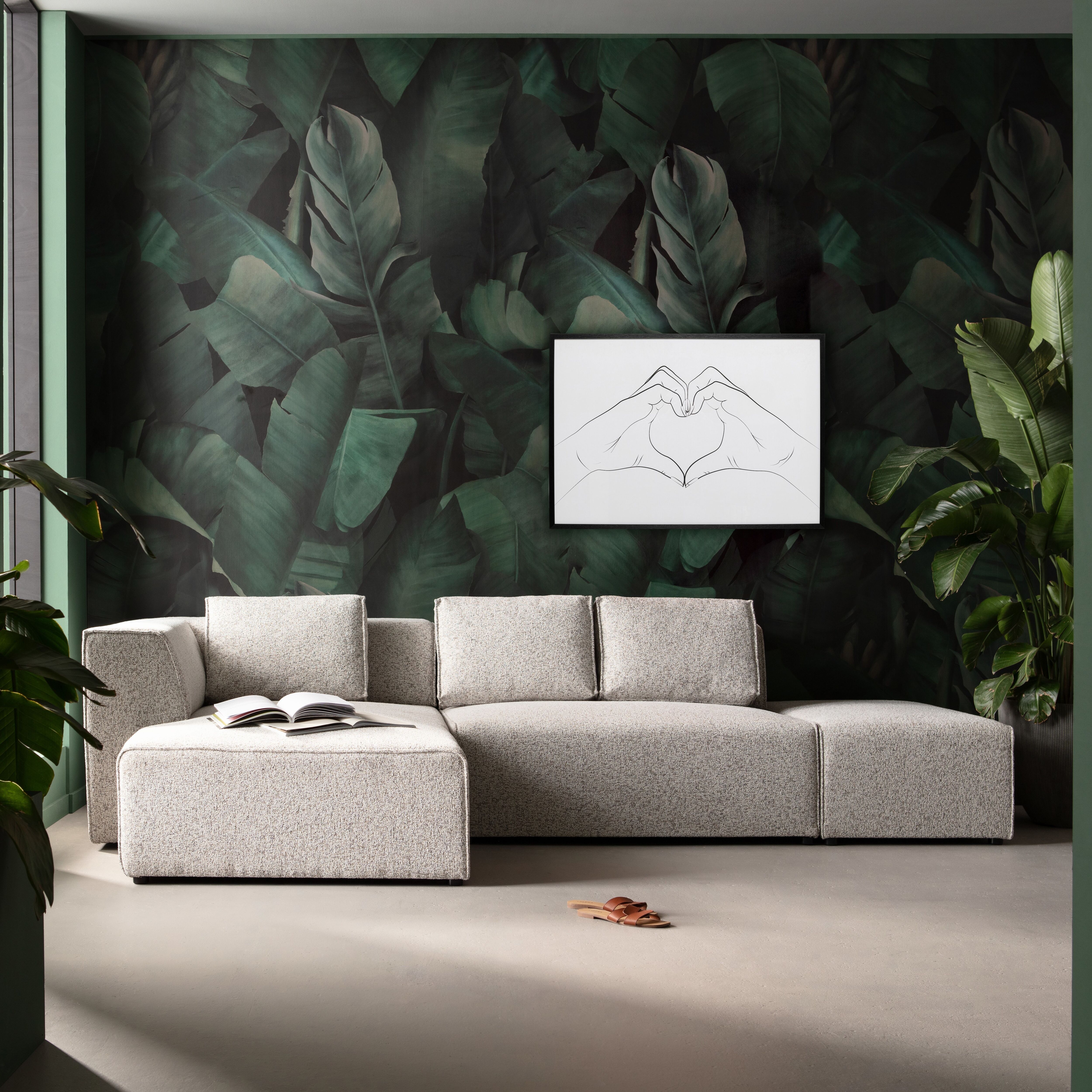 Bild mit Rahmen KARE DESIGN "Gerahmtes Bild Heart Hands 103x73cm", schwarz-weiß (farbe bild(er): weiß), B:72,8cm H:102,8cm T:3cm, Papier, Polystyrol, Bilder, Bild mit Rahmen