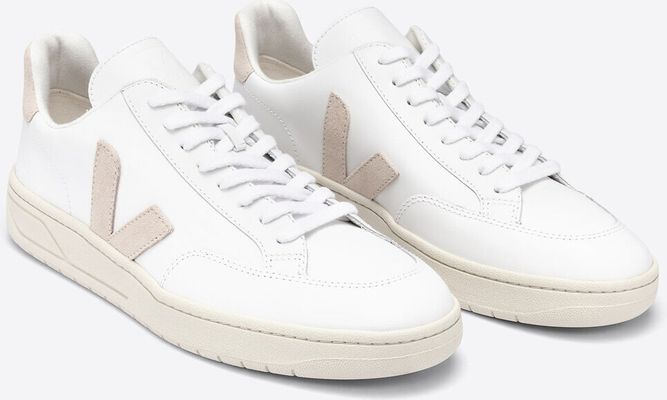 VEJA Baskets à lacets en cuir V-12
