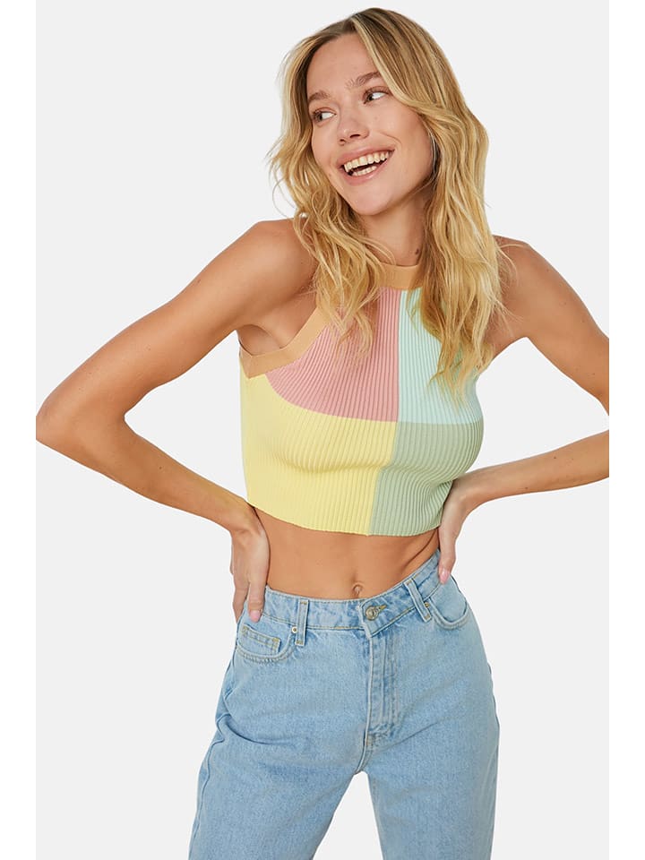 trendyol Top in Bunt - XS