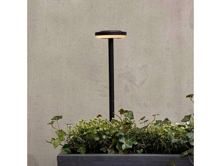 Dyberg Larsen LED-Solar-Wegelampe Otera 50cm, Erdspieß, IP44, schwarz, Aluminium, Modern, Solarleuchte